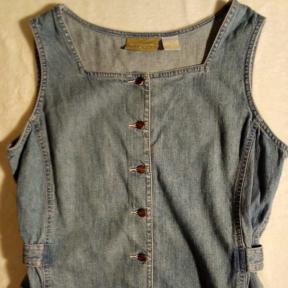 Liz claiborne, Liz Wear, Button-Up denim vest,  100% Cotton, Adjustable Midriff